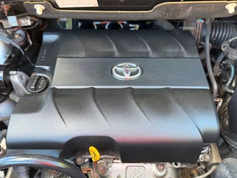 Used 2012 Toyota Sienna LE FWD image 28