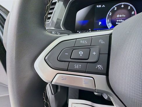 Certified 2023 Volkswagen Tiguan SE w/ Panoramic Sunroof Package image 11