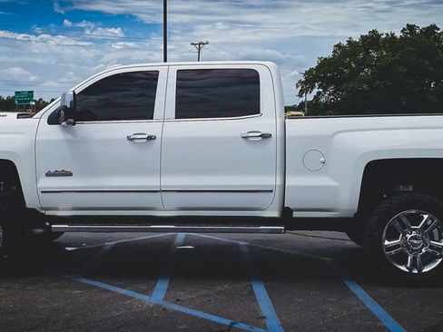 Used 2019 Chevrolet Silverado 2500 High Country w/ Duramax Plus Package AWD/4WD image 24