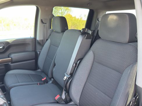 Used 2022 Chevrolet Silverado 1500 LT AWD/4WD image 19