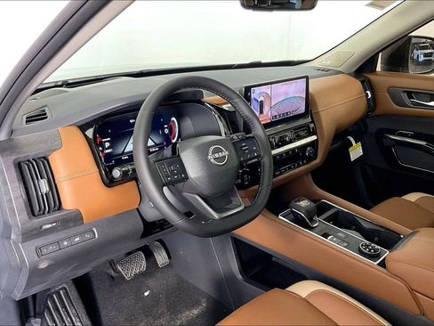 New 2026 Nissan Pathfinder Platinum AWD/4WD image 8