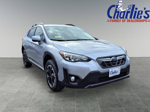 Used 2023 Subaru Crosstrek 2.0i Premium image 3