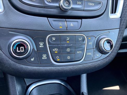 Used 2024 Chevrolet Malibu LT FWD image 31