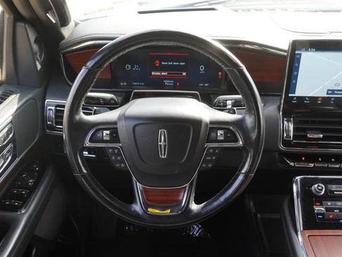 Used 2023 Lincoln Navigator Reserve AWD/4WD image 18
