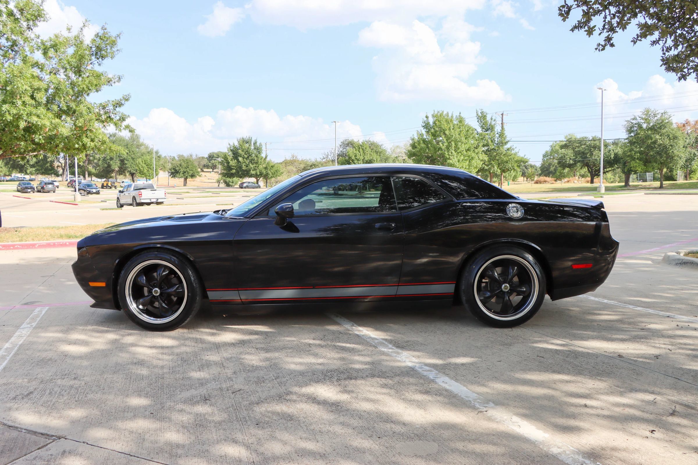Used 2013 Dodge Challenger SXT w/ Sound Group RWD image 4