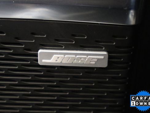 Used 2025 Chevrolet Traverse RS image 35