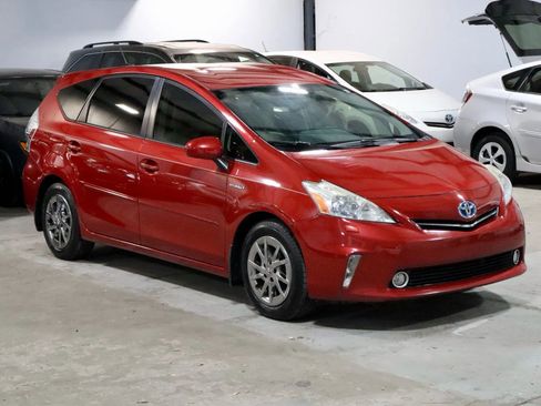 Used 2013 Toyota Prius V Five image 4