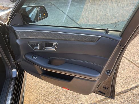 Used 2016 Mercedes-Benz E 350 Sedan w/ Premium Package image 21