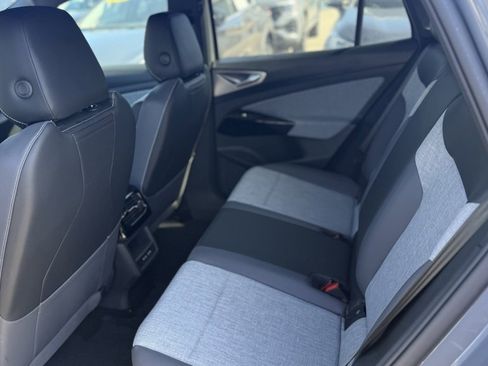 Certified 2023 Volkswagen ID.4 Pro image 12