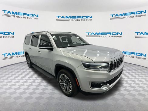 Used 2024 Jeep Wagoneer L Series II w/ Flexible Seating Group AWD/4WD image 7