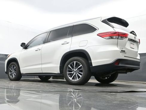 Used 2018 Toyota Highlander XLE image 10