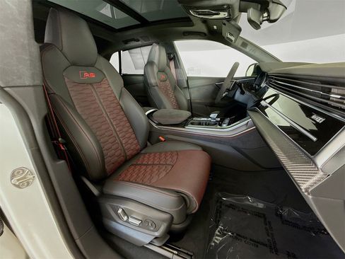 New 2025 Audi RS Q8 performance image 30