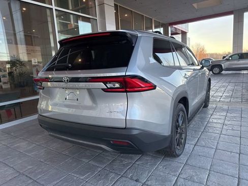 Used 2024 Toyota Grand Highlander Limited image 5