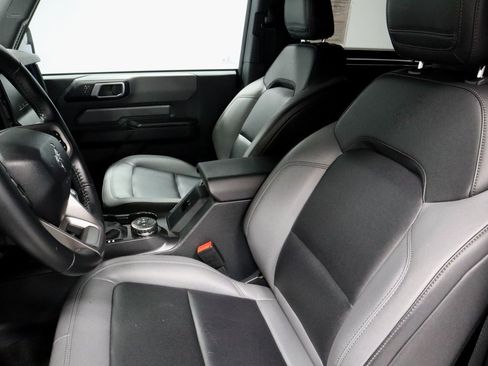 Certified 2024 Ford Bronco Black Diamond image 19