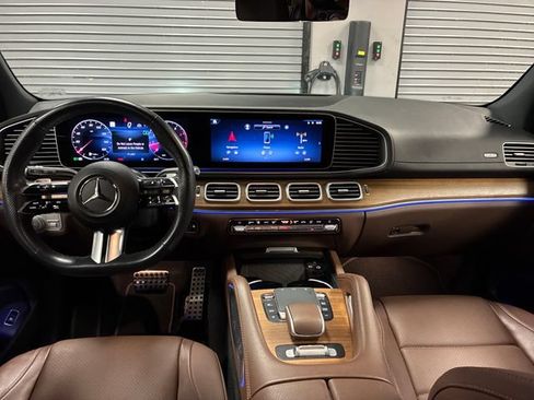 Used 2024 Mercedes-Benz GLS 450 4MATIC image 12