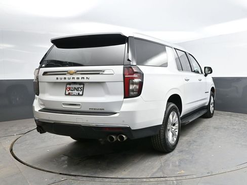 Used 2023 Chevrolet Suburban Premier AWD/4WD image 7