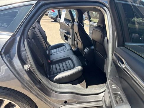 Used 2017 Ford Fusion SE w/ Fusion SE Technology Package FWD image 11