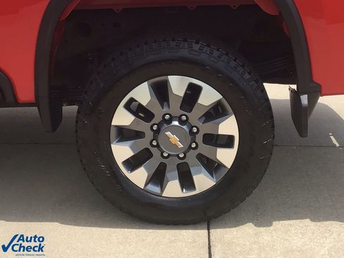 Used 2024 Chevrolet Silverado 2500 Custom w/ Custom Value Package image 35