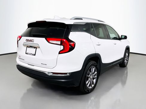 Used 2023 GMC Terrain SLT AWD/4WD image 4