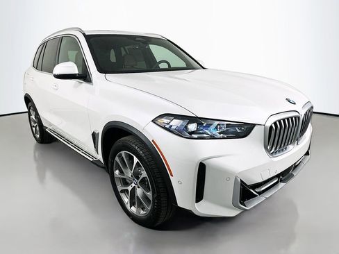 New 2026 BMW X5 xDrive40i w/ Premium Package image 3