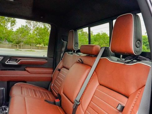 New 2026 GMC Sierra 3500 Denali Ultimate AWD/4WD image 17