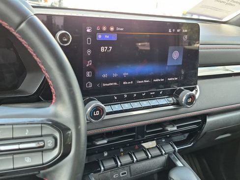 Used 2023 Chevrolet Colorado Z71 w/ Z71 Convenience Package 2 AWD/4WD image 15