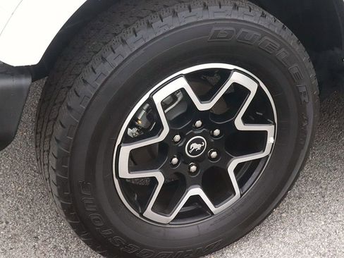 Used 2025 Ford Bronco Outer Banks AWD/4WD image 8