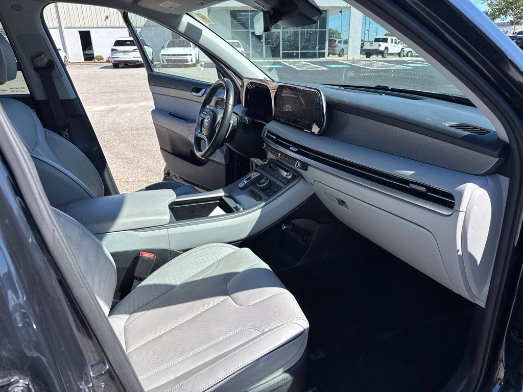 Used 2025 Hyundai Palisade SEL FWD image 12