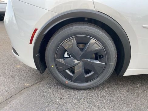 New 2026 Toyota Prius Plug-In Hybrid image 18