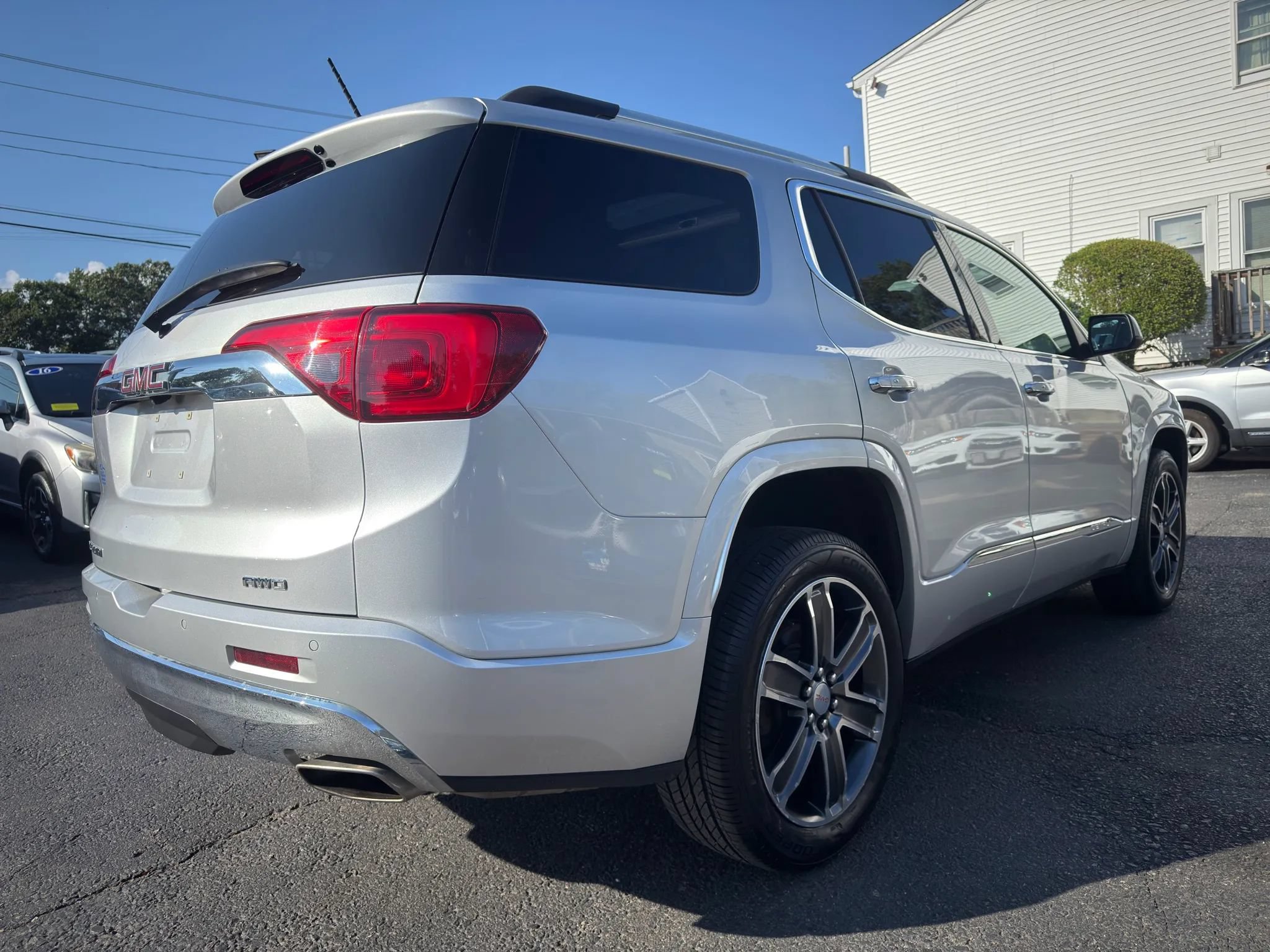 Used 2019 GMC Acadia Denali AWD/4WD image 7