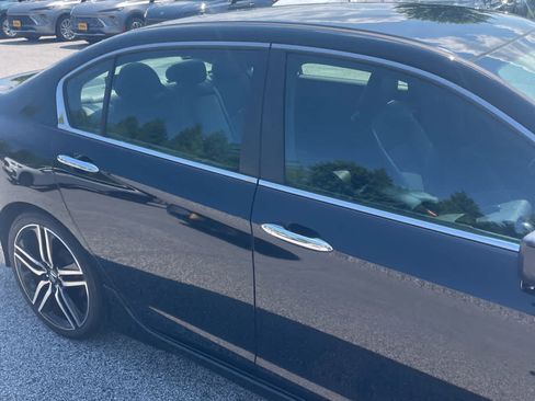 Used 2016 Honda Accord Sport image 16