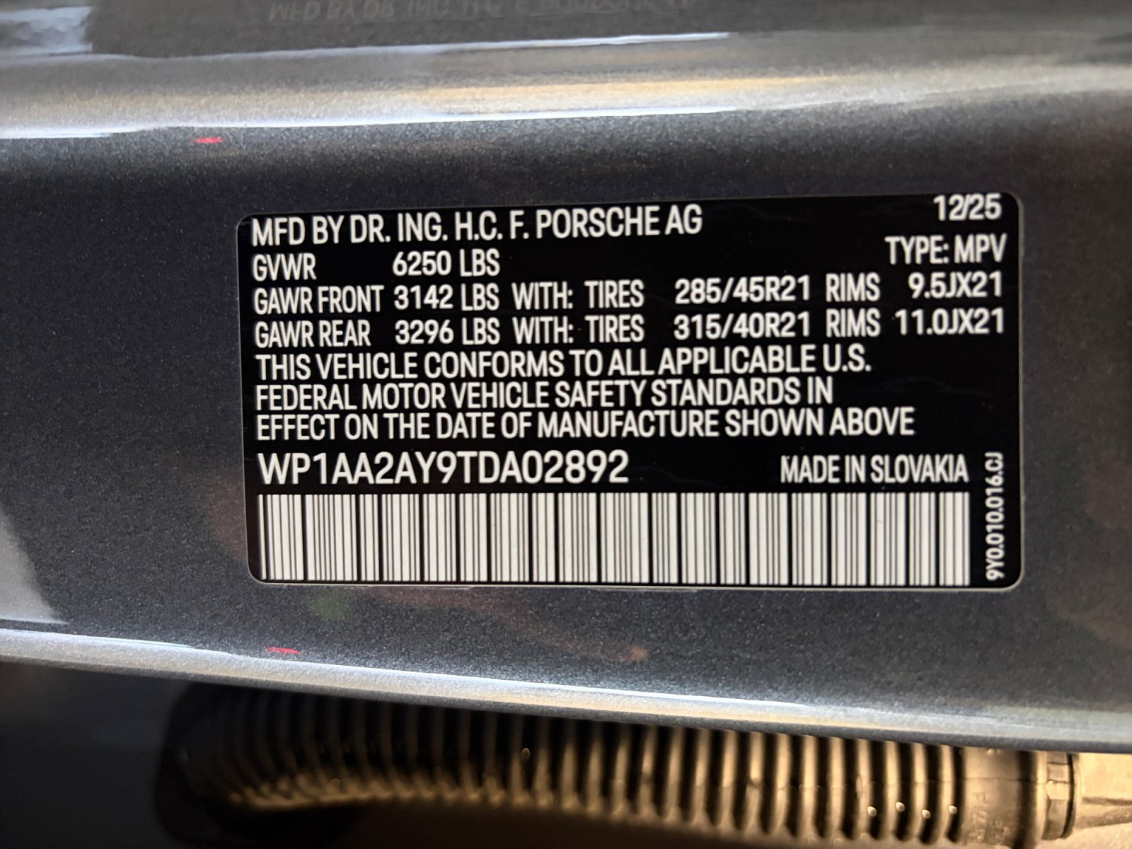 Certified 2026 Porsche Cayenne AWD/4WD image 42