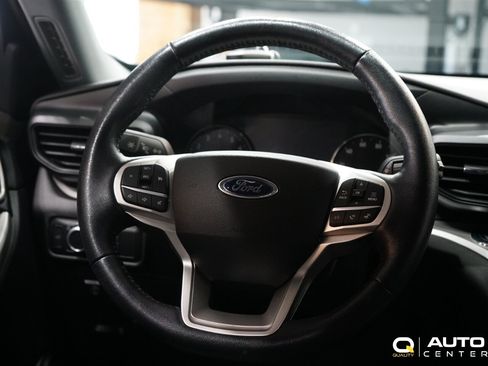 Used 2022 Ford Explorer XLT AWD/4WD image 14