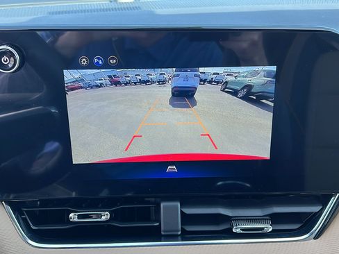 New 2026 Chevrolet Equinox ACTIV w/ Convenience Package III AWD/4WD image 23