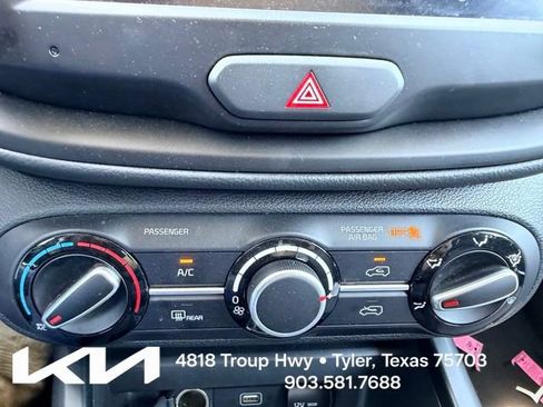 Certified 2025 Kia Soul LX w/ LX Technology Package FWD image 18