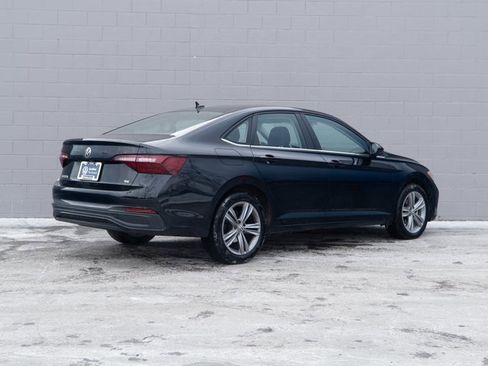 Certified 2024 Volkswagen Jetta SE w/ Panoramic Sunroof Package image 7