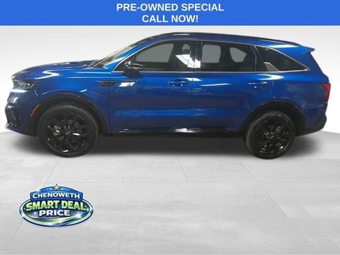 Used 2022 Kia Sorento SX image 2