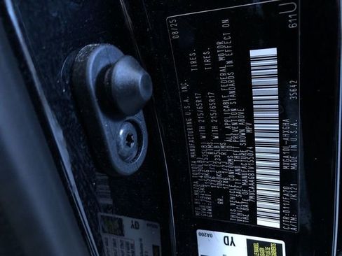 Certified 2026 Toyota Corolla Cross LE FWD image 32