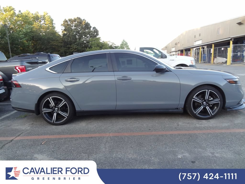 Used 2023 Honda Accord Sport image 3