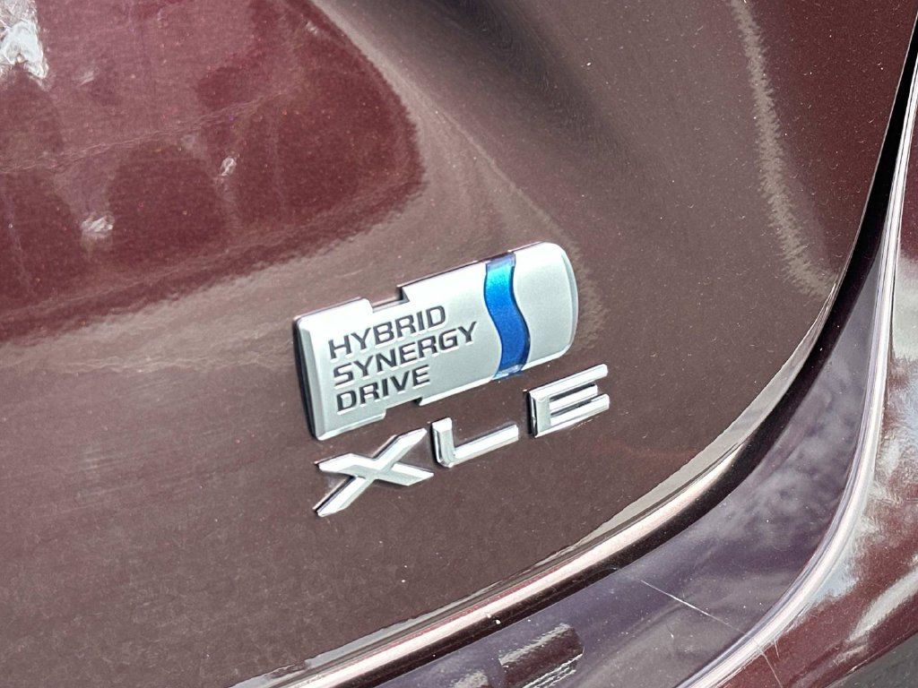 Used 2016 Toyota Avalon XLE Premium FWD image 10