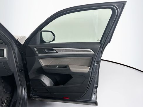 Used 2023 Volkswagen Atlas Cross Sport SE w/ Black Wheel Package FWD image 33