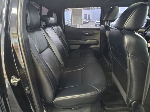 Used 2019 Toyota Tacoma TRD Off-Road image 44