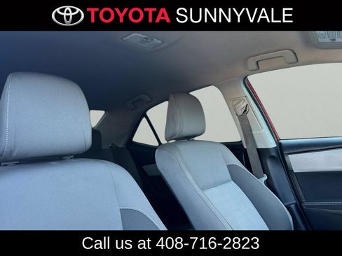 Used 2018 Toyota Corolla LE FWD image 20