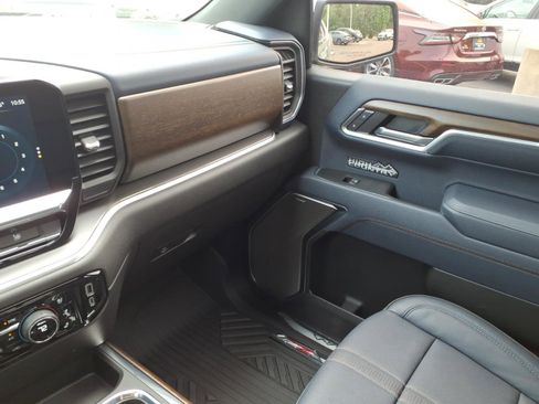Used 2025 Chevrolet Silverado 1500 High Country w/ Z71 Off-Road Package AWD/4WD image 23