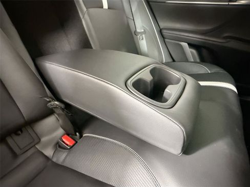 Used 2025 Toyota Camry SE FWD image 37
