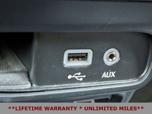 Used 2020 Chrysler Pacifica Limited image 29