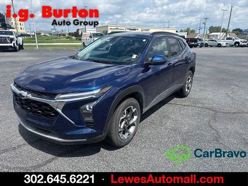Used 2024 Chevrolet Trax LT w/ Driver Confidence Package FWD image 5
