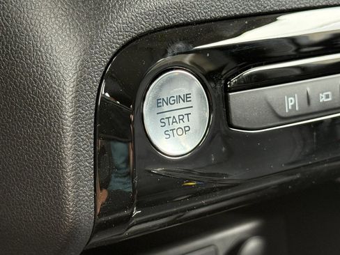 Used 2024 Ford Escape SE w/ PHEV Premium Package image 29