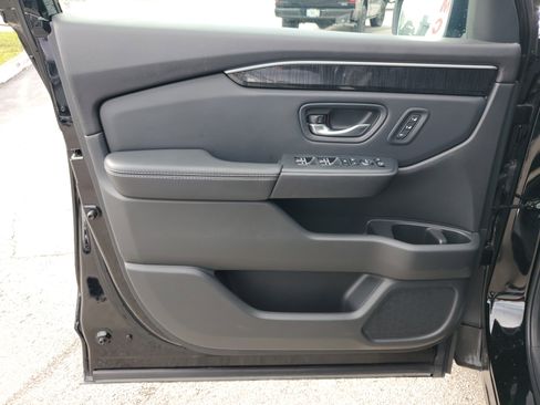 Used 2023 Honda Pilot Elite image 31