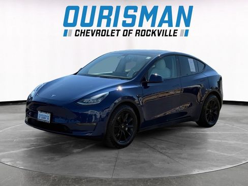 Used 2022 Tesla Model Y Long Range AWD/4WD image 2